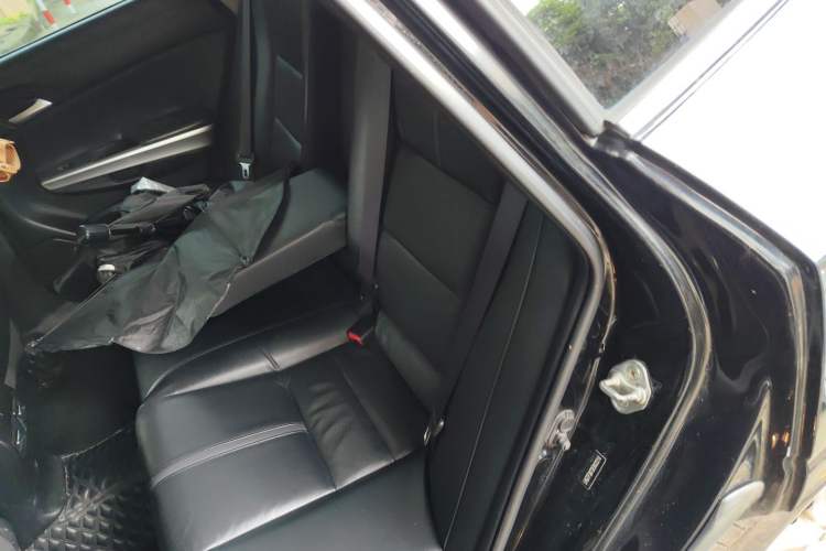 Used Honda Crosstour 2014 2.4L Luxury Edition Left Rear Seat