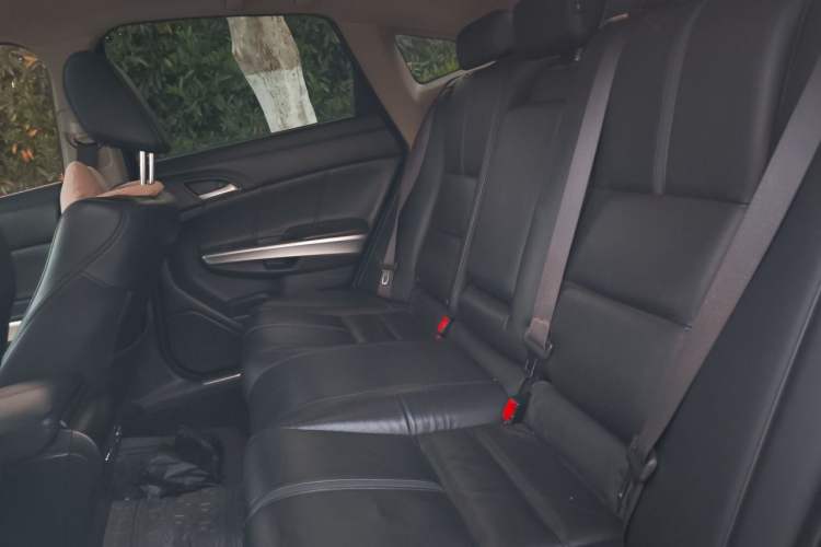 Used Honda Crosstour 2014 2.4L Luxury Edition Left Rear Seat