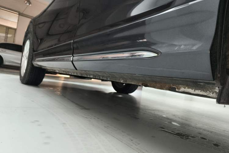 Used Honda Crosstour 2014 2.4L Luxury Edition Left Side Sill