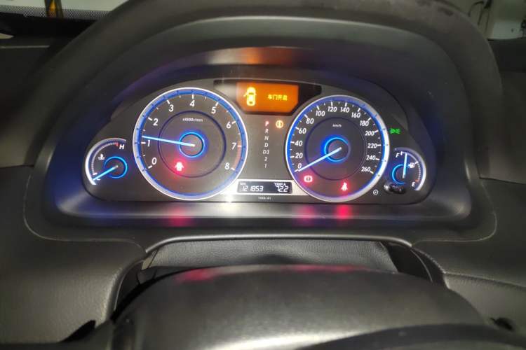 Used Honda Crosstour 2014 2.4L Luxury Edition Odometer Close Up