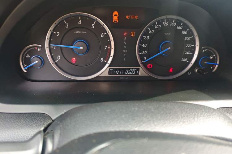 Used Honda Crosstour 2014 2.4L Luxury Edition Odometer Close Up