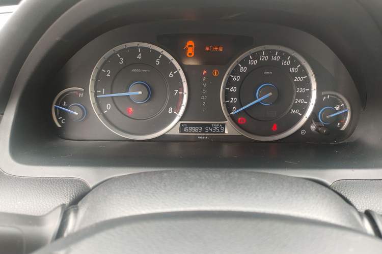 Used Honda Crosstour 2014 2.4L Luxury Edition Odometer Close Up