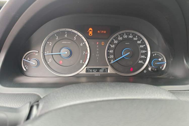 Used Honda Crosstour 2014 2.4L Luxury Navigation Edition Odometer Close Up