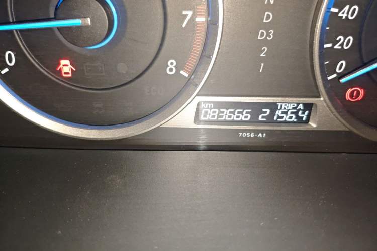 Used Honda Crosstour 2014 2.4L Luxury Edition Odometer Close Up