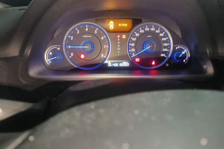 Used Honda Crosstour 2014 2.4L Luxury Edition Odometer Close Up