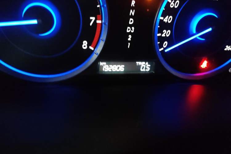 Used Honda Crosstour 2014 2.4L Luxury Edition Odometer Close Up