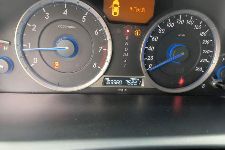 Used Honda Crosstour 2014 2.4L Luxury Edition Odometer Close Up