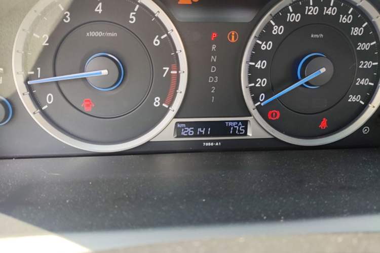 Used Honda Crosstour 2014 2.4L Luxury Edition Odometer Close Up