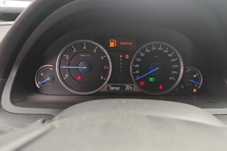 Used Honda Crosstour 2014 3.0L AWD Prestige Edition Odometer Close Up