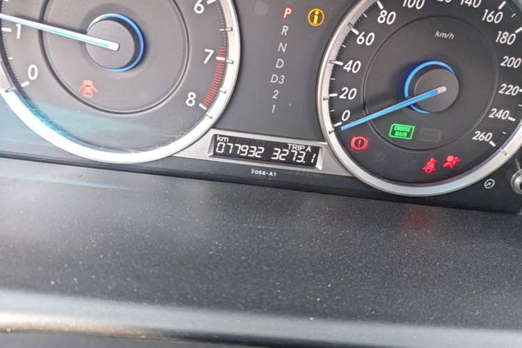 Used Honda Crosstour 2014 2.4L Luxury Edition Odometer Close Up