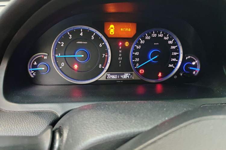 Used Honda Crosstour 2014 2.4L Luxury Navigation Edition Odometer Close Up