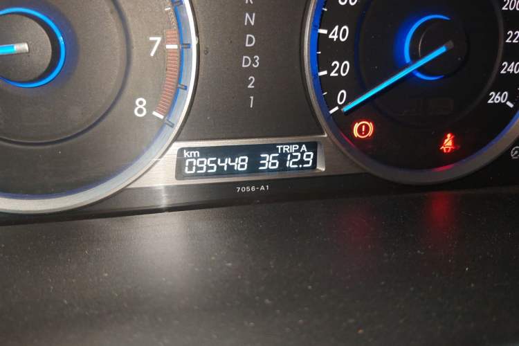 Used Honda Crosstour 2014 2.4L Luxury Edition Odometer Close Up