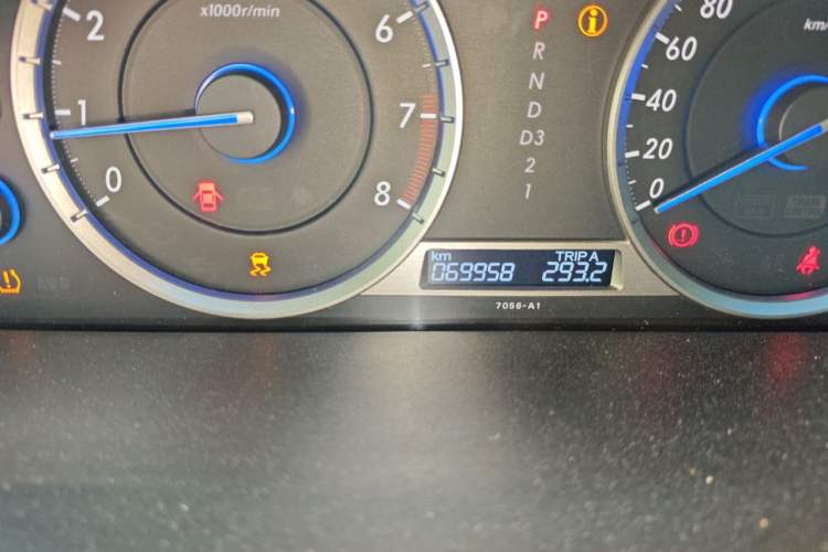 Used Honda Crosstour 2014 2.4L Luxury Edition Odometer Close Up