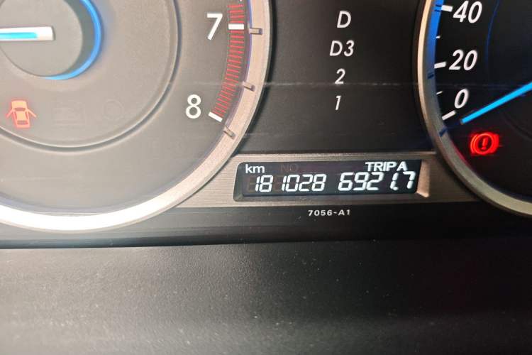 Used Honda Crosstour 2014 2.4L Luxury Edition Odometer Close Up