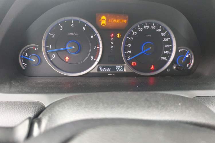Used Honda Crosstour 2014 3.0L AWD Prestige Navigation Edition Odometer Close Up