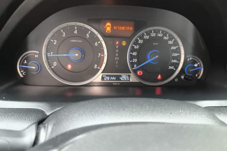 Used Honda Crosstour 2014 2.4L Luxury Edition Odometer Close Up