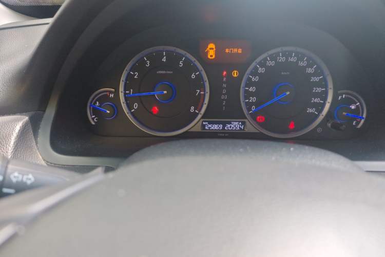Used Honda Crosstour 2014 2.4L Luxury Edition Odometer Close Up