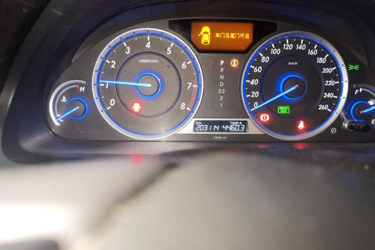 Used Honda Crosstour 2014 2.4L Luxury Edition Odometer Close Up