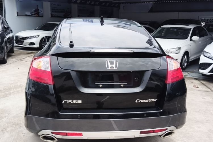 Used Honda Crosstour 2014 2.4L Luxury Edition Rear