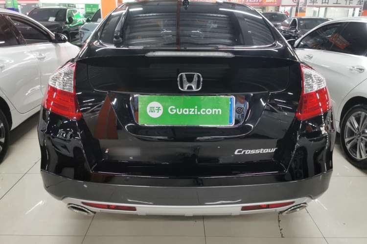 Used Honda Crosstour 2014 2.4L Luxury Edition Rear
