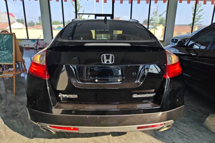 Used Honda Crosstour 2014 2.4L Luxury Edition Rear