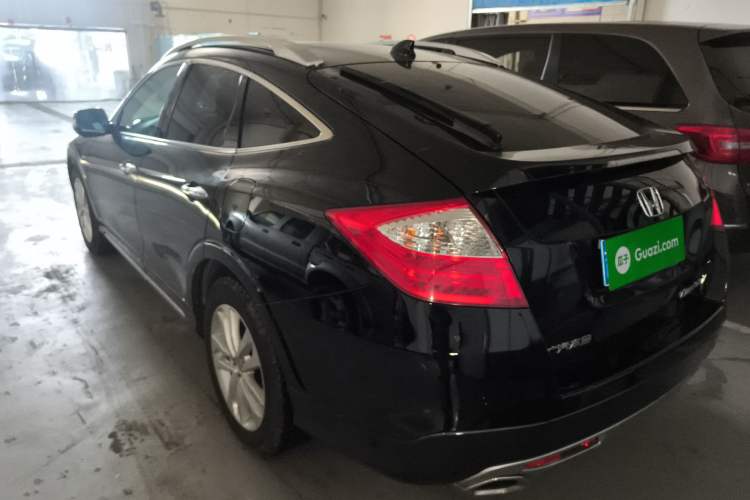 Used Honda Crosstour 2014 2.4L Luxury Edition Rear Left 45 Deg