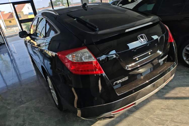 Used Honda Crosstour 2014 2.4L Luxury Edition Rear Left 45 Deg