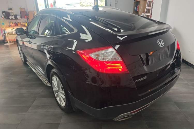 Used Honda Crosstour 2014 2.4L Luxury Edition Rear Left 45 Deg