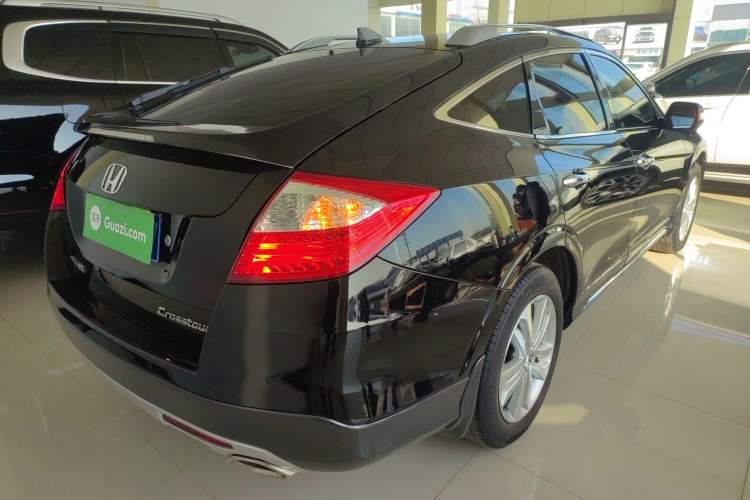 Used Honda Crosstour 2014 2.4L Luxury Edition Rear Right 45 Deg