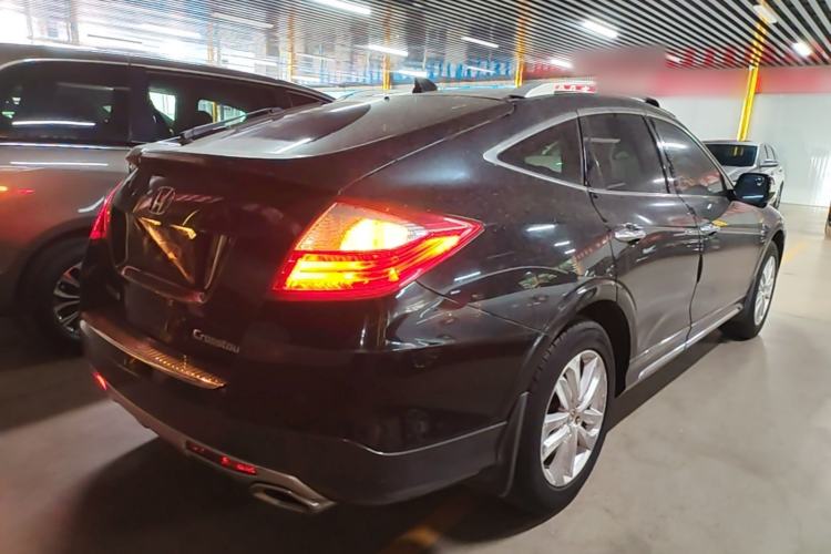 Used Honda Crosstour 2014 2.4L Luxury Edition Rear Right 45 Deg