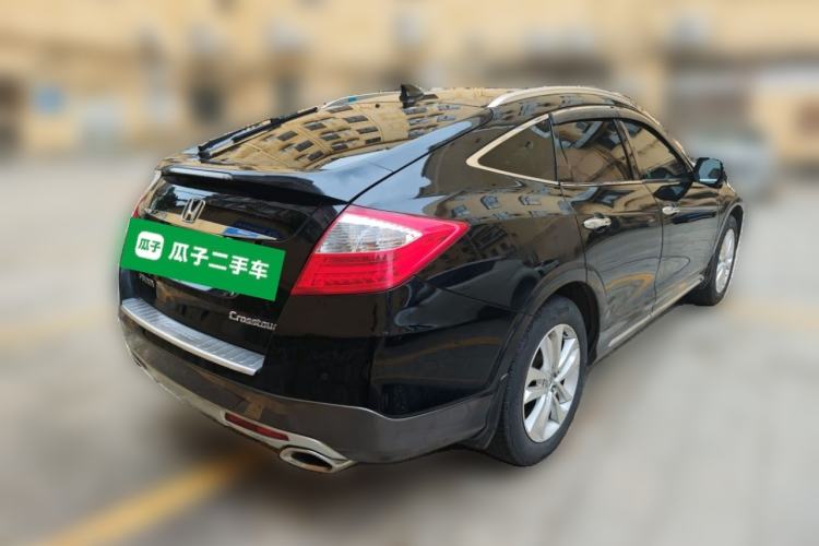 Used Honda Crosstour 2014 2.4L Luxury Edition Rear Right 45 Deg
