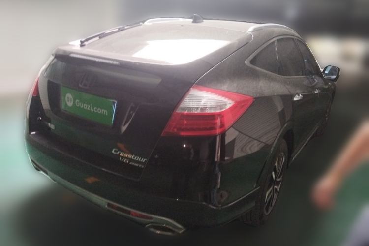 Used Honda Crosstour 2014 3.0L AWD Prestige Navigation Edition Rear Right 45 Deg