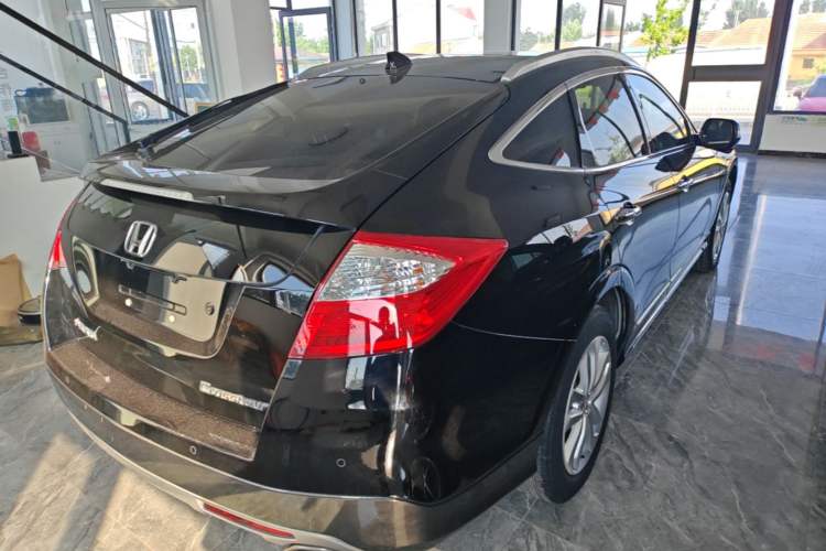 Used Honda Crosstour 2014 2.4L Luxury Edition Rear Right 45 Deg
