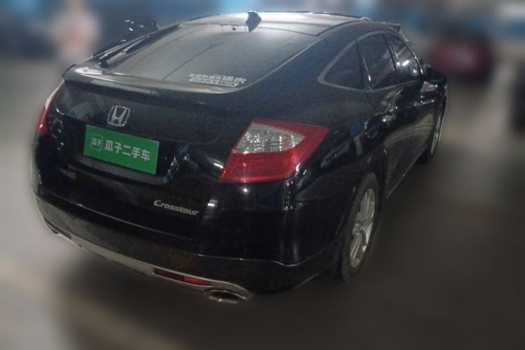 Used Honda Crosstour 2014 2.4L Luxury Edition Rear Right 45 Deg