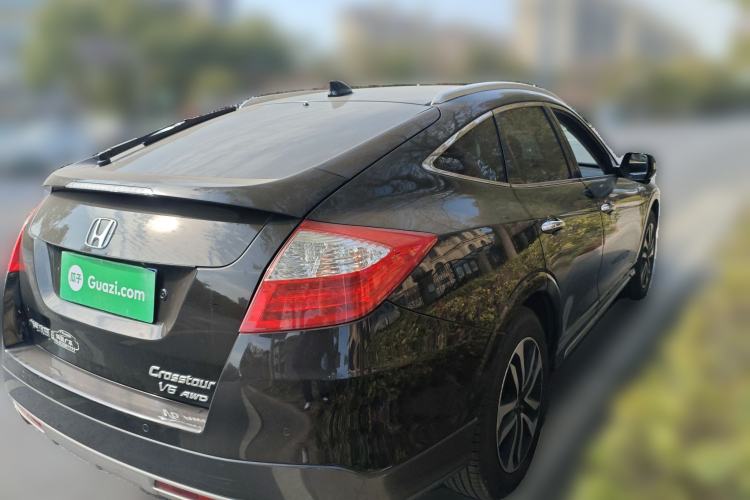 Used Honda Crosstour 2014 3.0L AWD Prestige Navigation Edition Rear Right 45 Deg