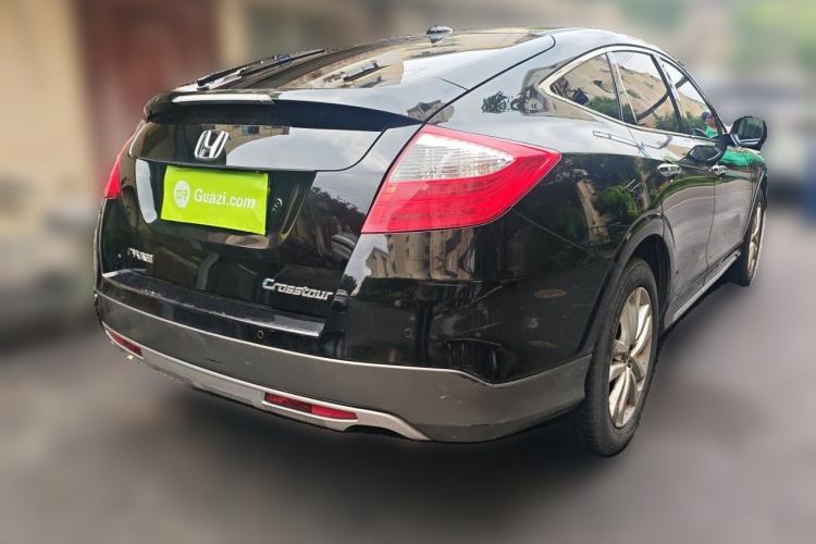 Used Honda Crosstour 2014 2.4L Luxury Edition Rear Right 45 Deg