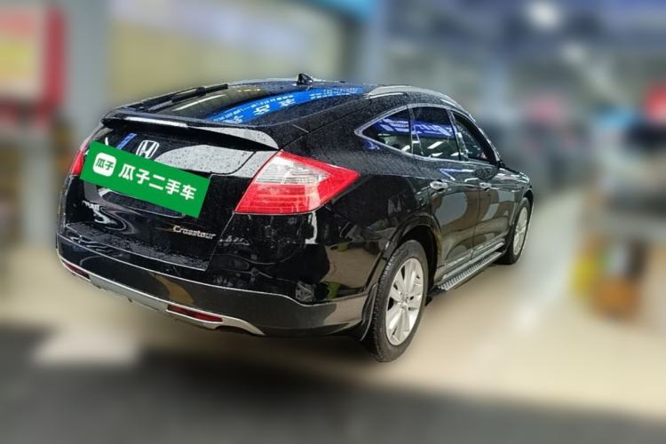 Used Honda Crosstour 2014 2.4L Luxury Edition Rear Right 45 Deg