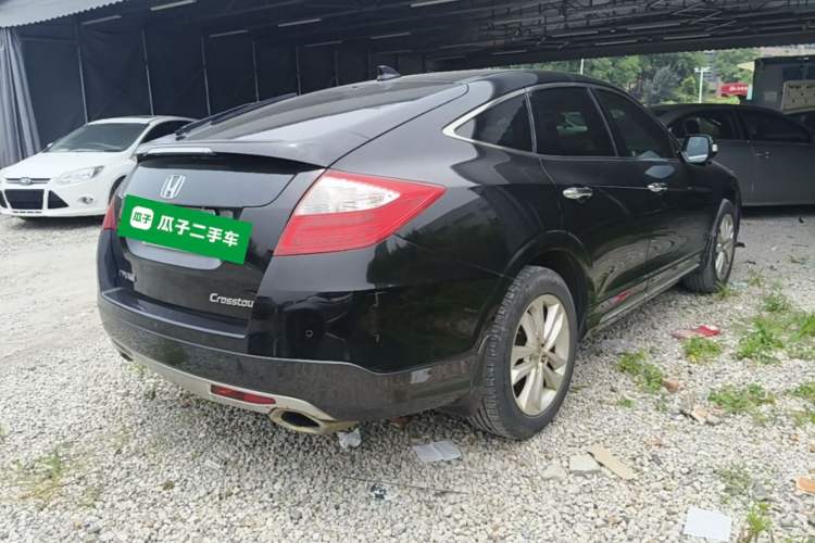 Used Honda Crosstour 2014 2.4L Luxury Navigation Edition Rear Right 45 Deg