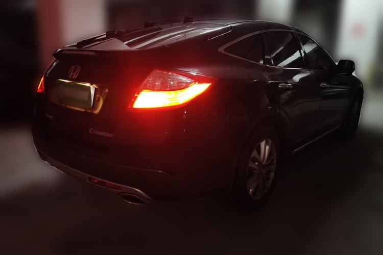 Used Honda Crosstour 2014 2.4L Luxury Edition Rear Right 45 Deg