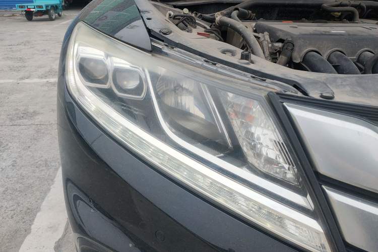 Used Honda Crosstour 2014 2.4L Luxury Edition Right Front Headlight