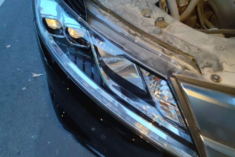 Used Honda Crosstour 2014 2.4L Luxury Edition Right Front Headlight
