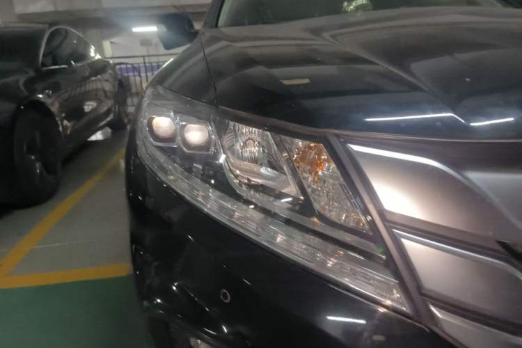 Used Honda Crosstour 2014 2.4L Luxury Edition Right Front Headlight