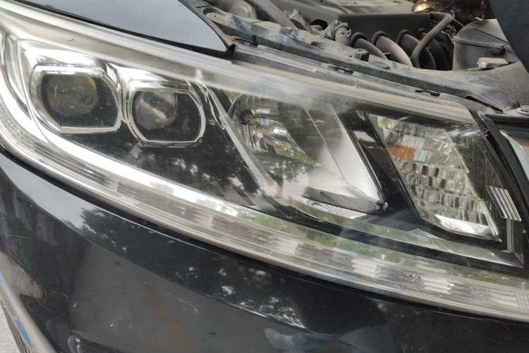 Used Honda Crosstour 2014 2.4L Luxury Edition Right Front Headlight