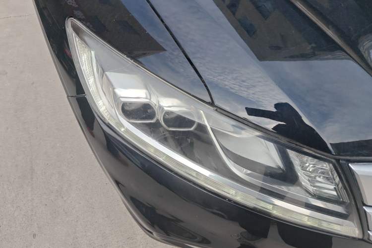 Used Honda Crosstour 2014 3.0L AWD Prestige Edition Right Front Headlight