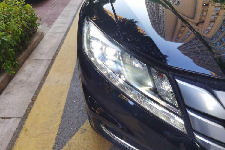 Used Honda Crosstour 2014 2.4L Luxury Edition Right Front Headlight