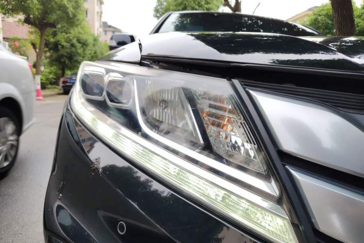 Used Honda Crosstour 2014 2.4L Luxury Edition Right Front Headlight