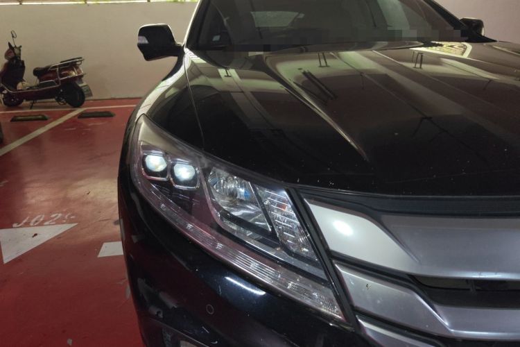 Used Honda Crosstour 2014 3.0L AWD Prestige Navigation Edition Right Front Headlight