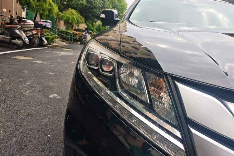 Used Honda Crosstour 2014 2.4L Luxury Edition Right Front Headlight