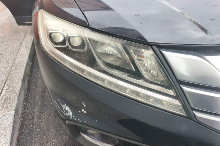 Used Honda Crosstour 2014 3.0L AWD Prestige Navigation Edition Right Front Headlight