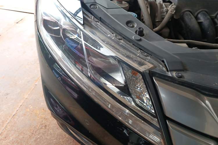 Used Honda Crosstour 2014 2.4L Luxury Edition Right Front Headlight